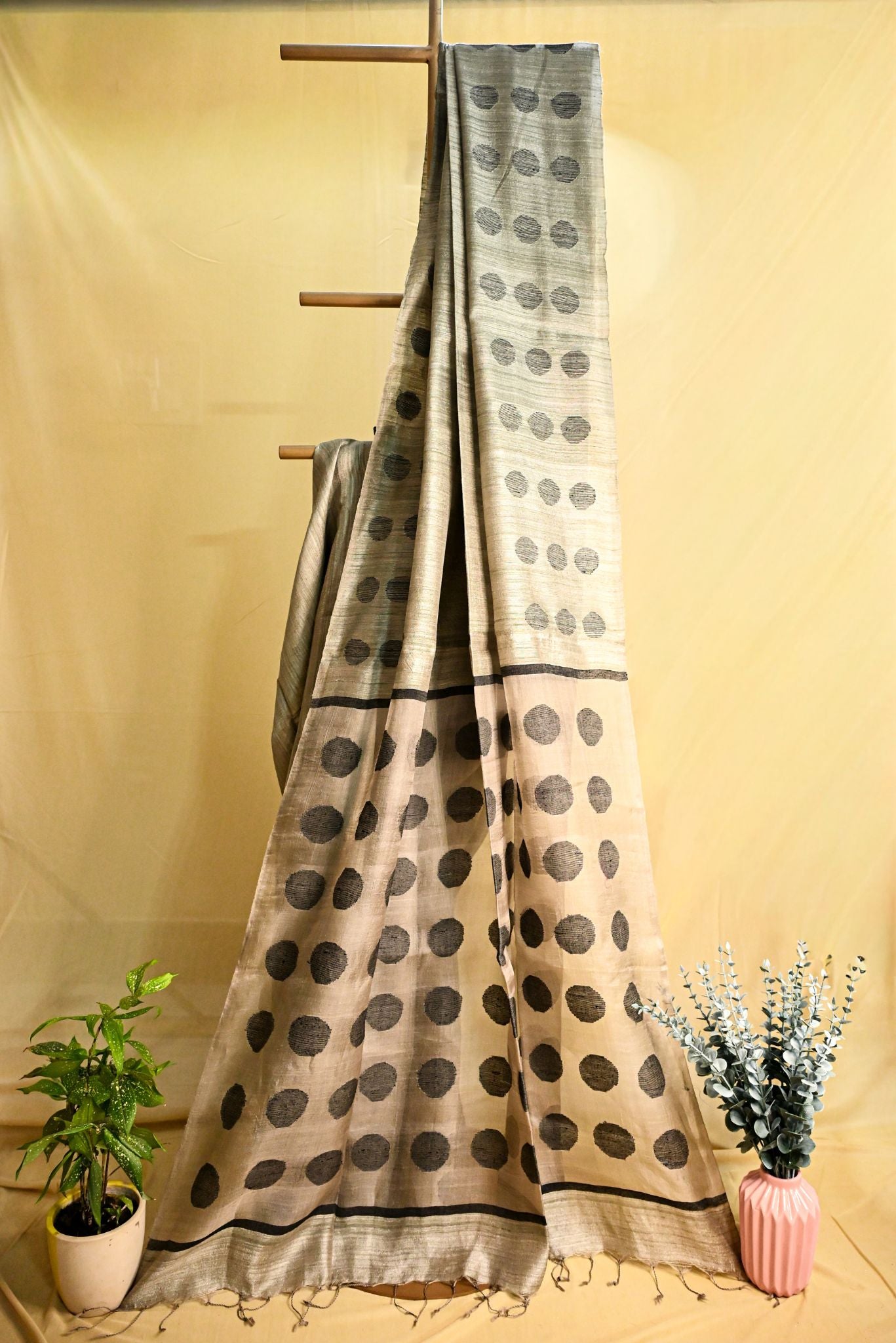 KINKINI - Black & Grey