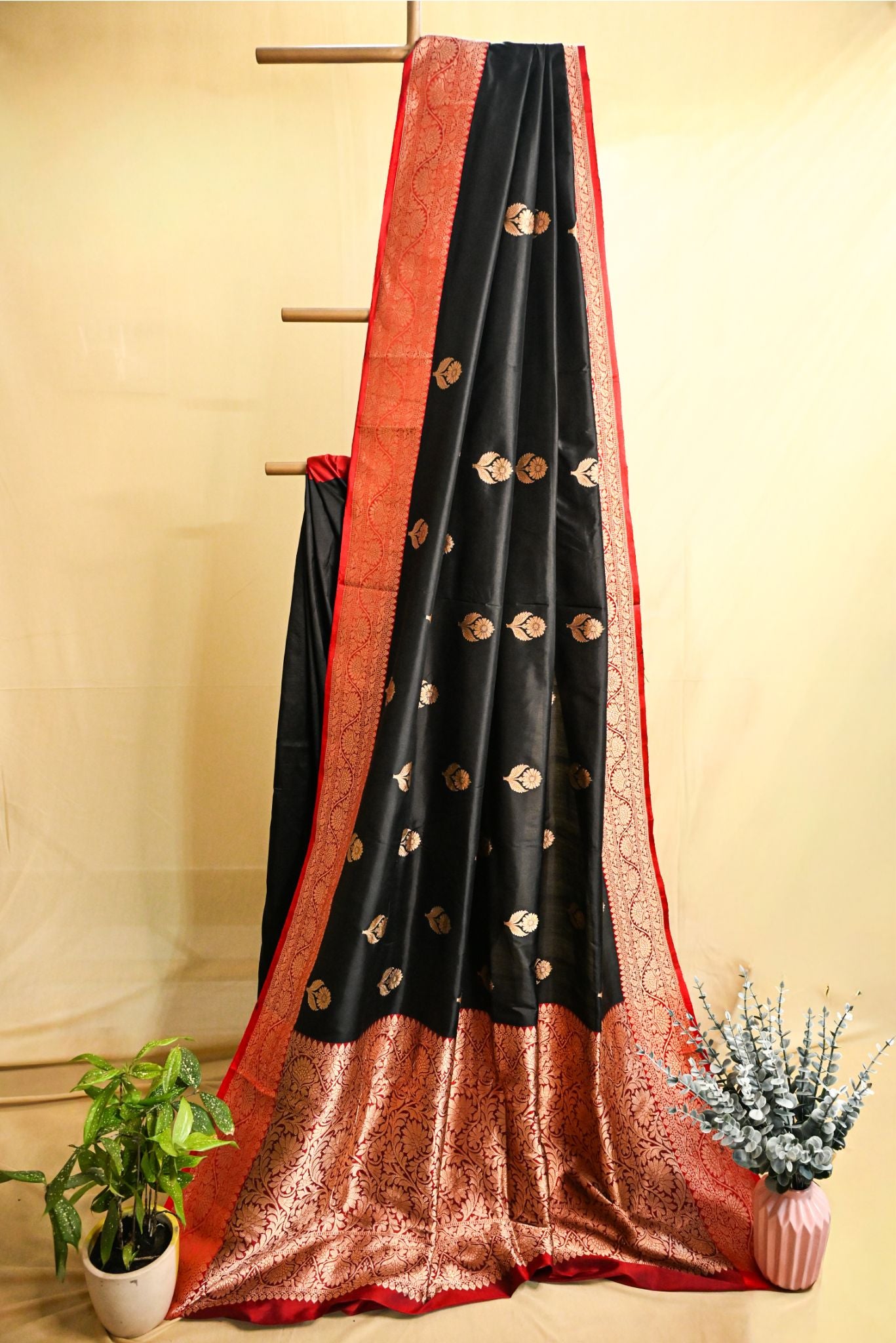 KADAMBARI - BLACK