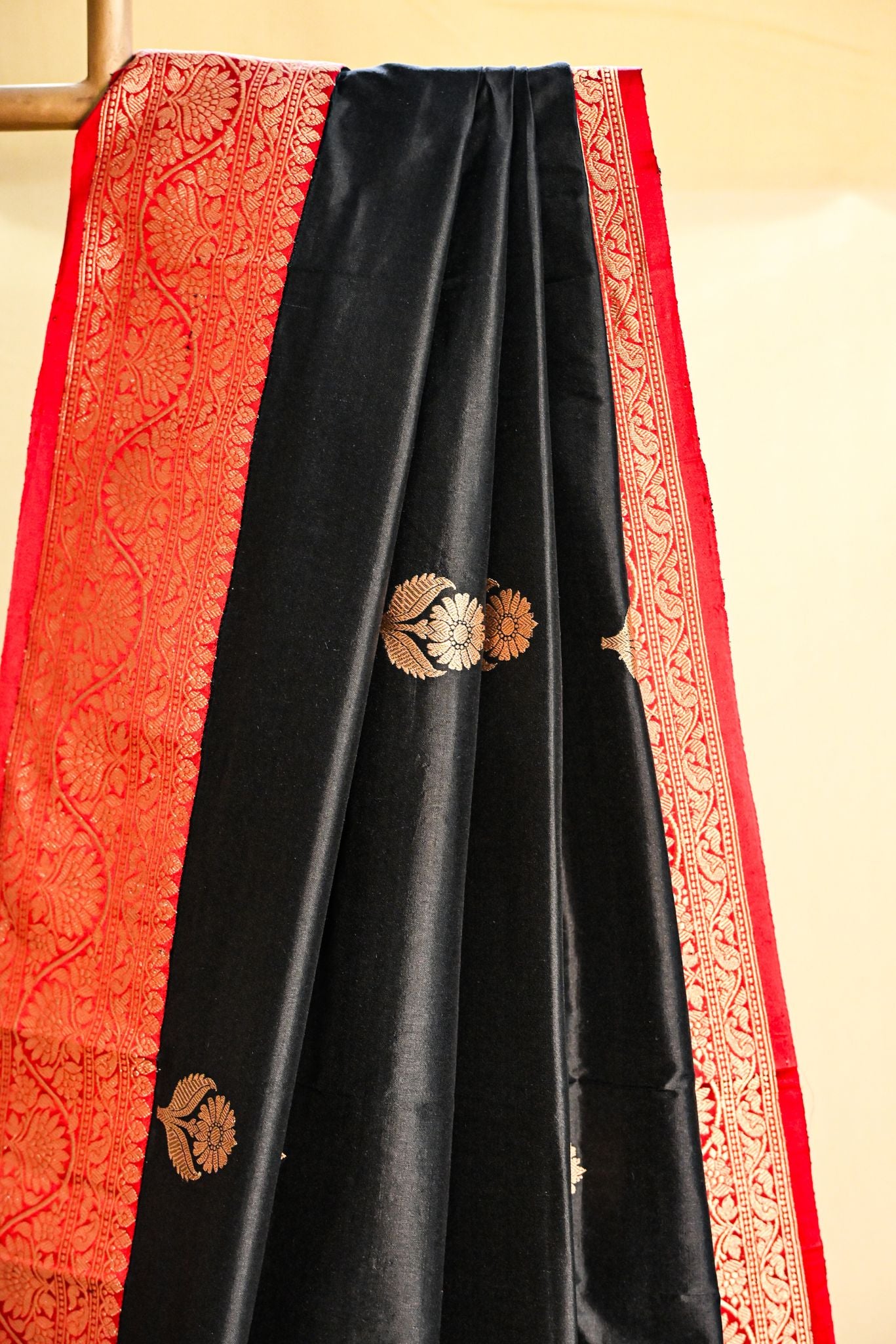 KADAMBARI - BLACK