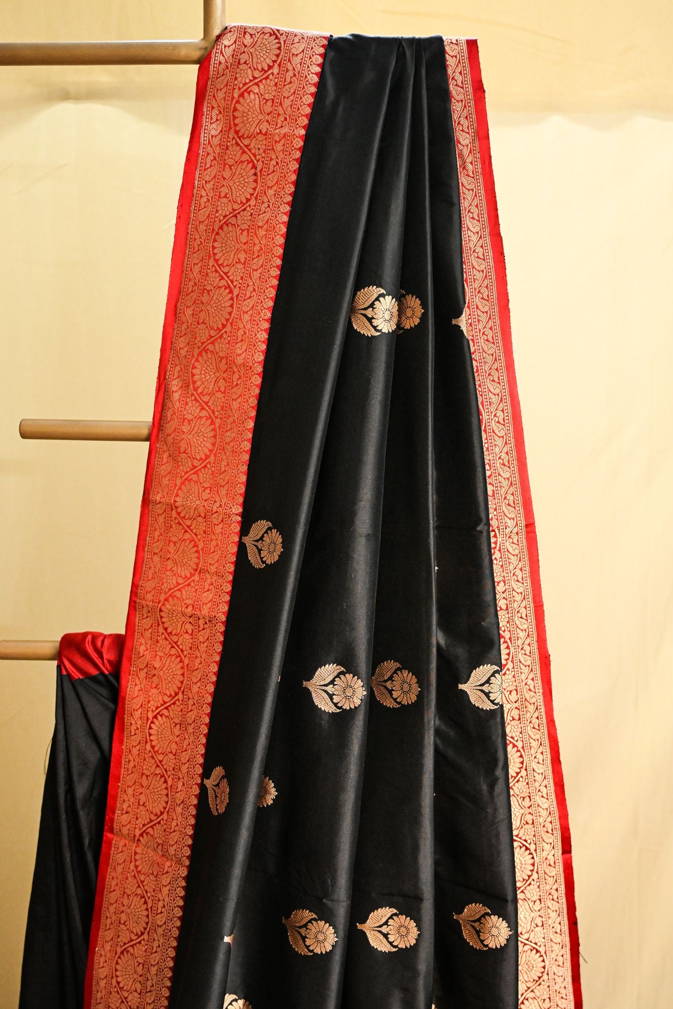 KADAMBARI - BLACK